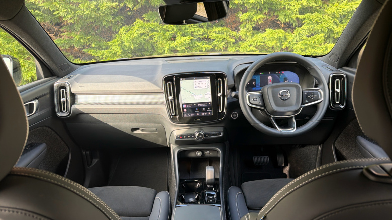 Volvo XC40 2.0 B3P Plus Black Edition 5dr Auto Petrol Estate